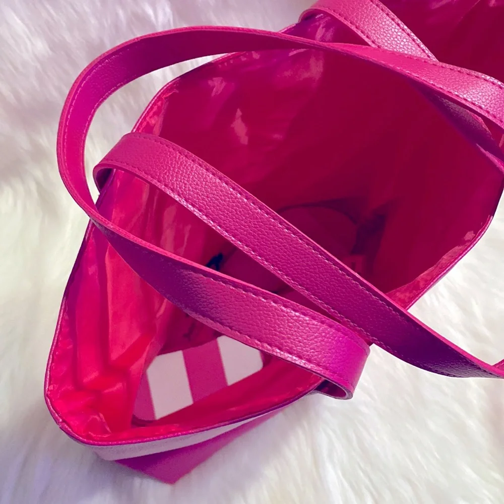 🩷PRICE IS FIRM🩷Juicy Couture Pink Large tote bag and Sandals NWT